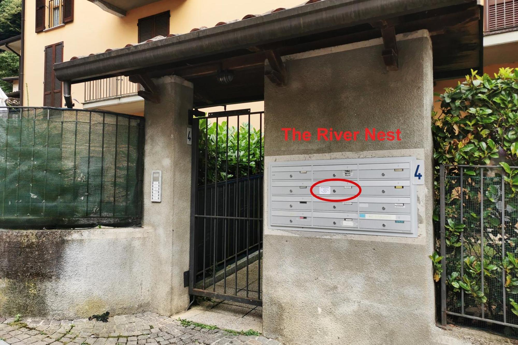 The River Nest Lasnigo Bagian luar foto